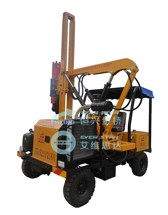 輪式打樁機(jī)